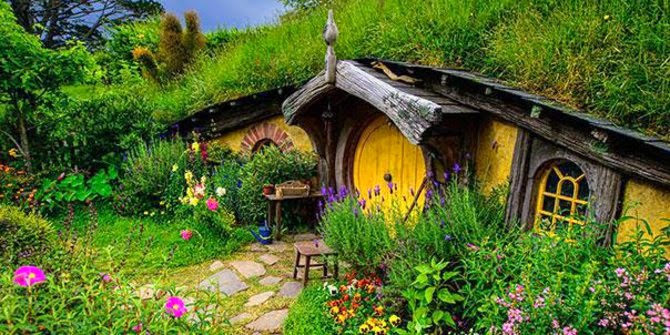 Rumah Hobbit Mangunan Bantul